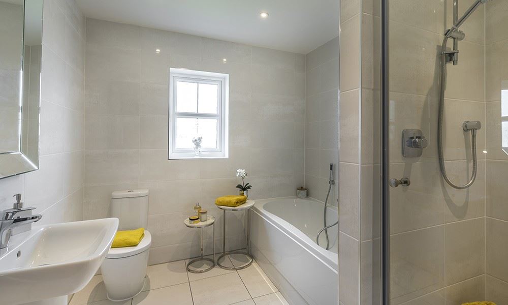 Westminster FamilyBathroom 1000x7501