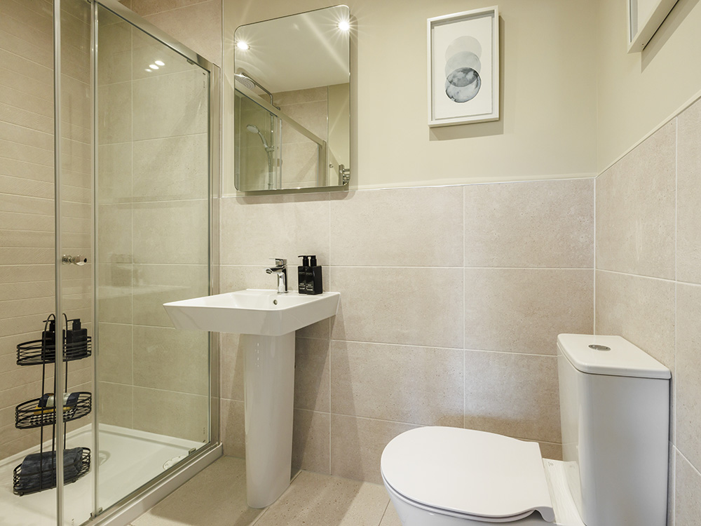 Waterside Harper Ensuite 1