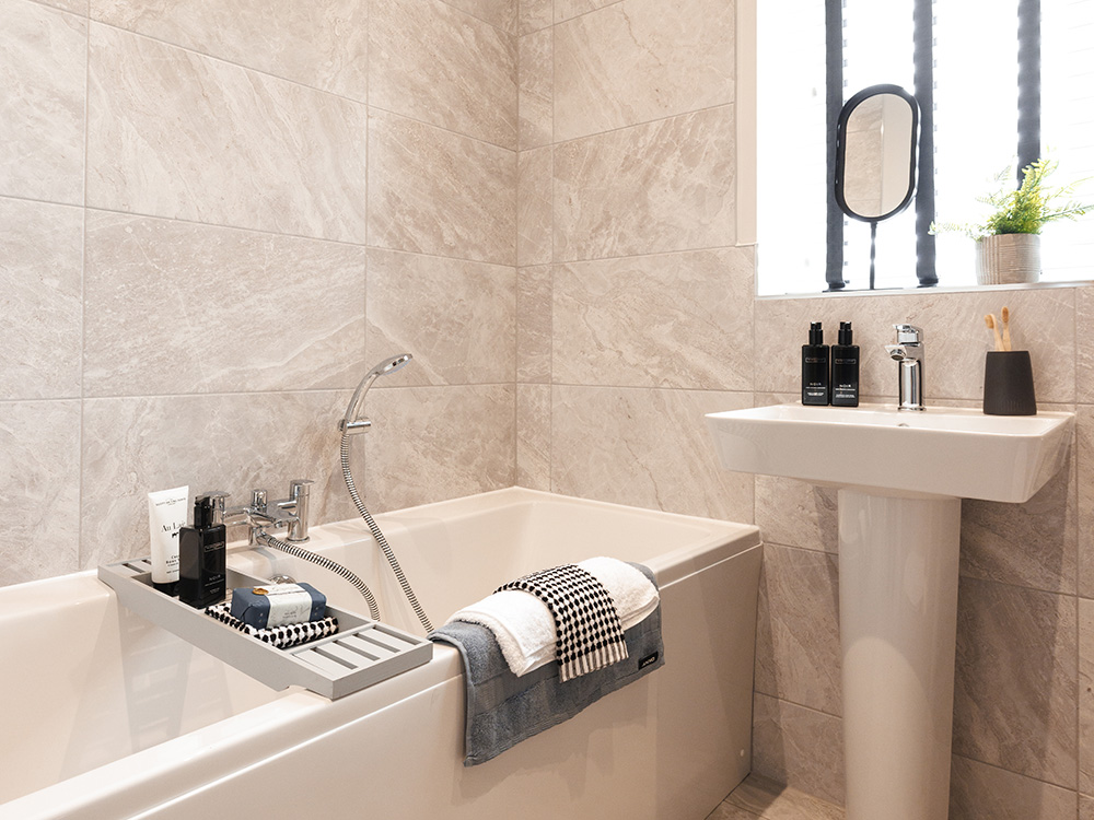 Waterside Harper Main Bathroom