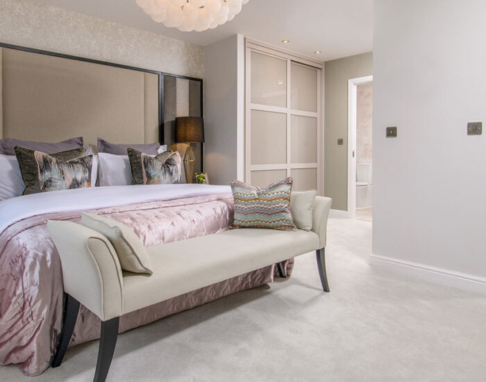 Large main bedroom with dressing area and en-suite