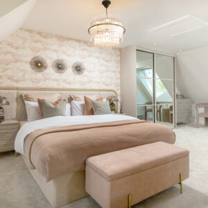 Main bedroom with en-suite and wardrobes