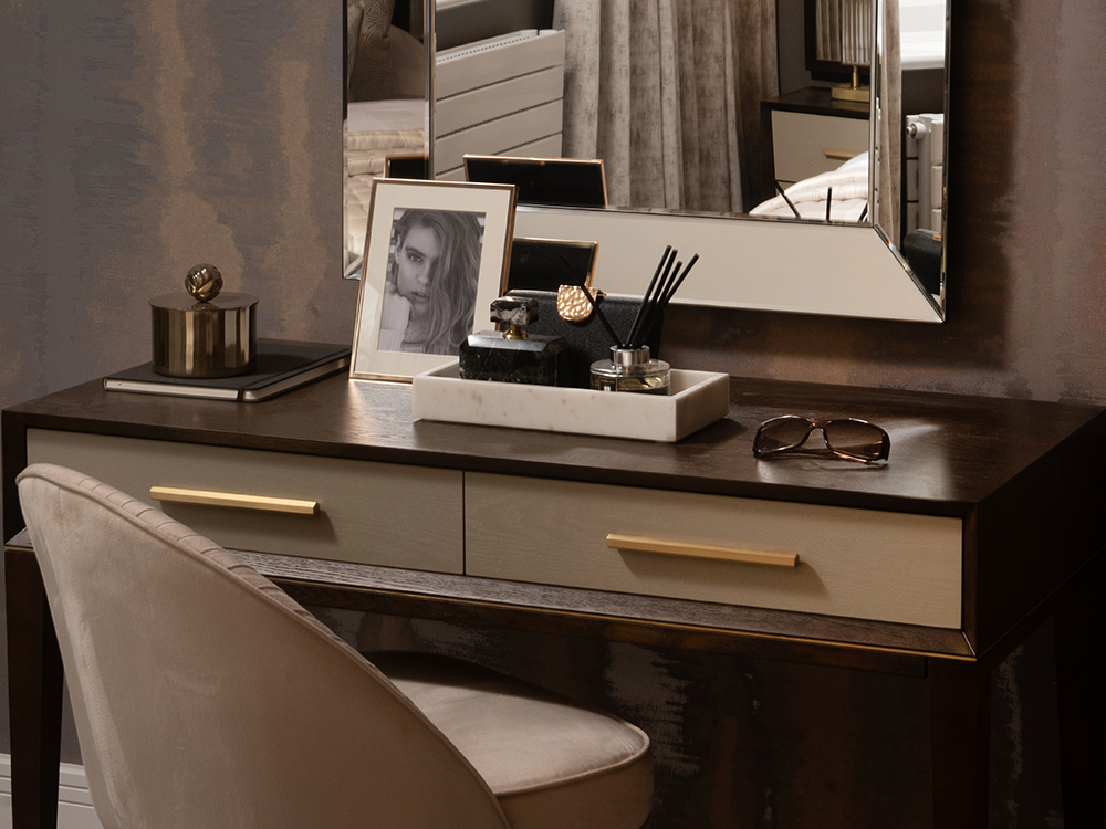 Fulshaw Manor Main Bedroom Details