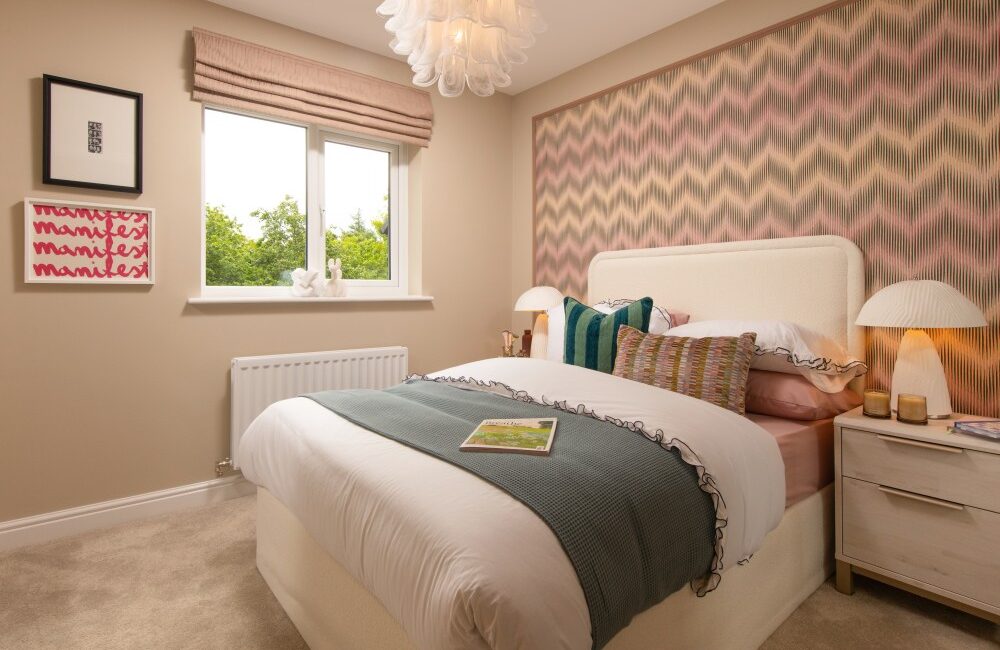 Spacious double bedroom
