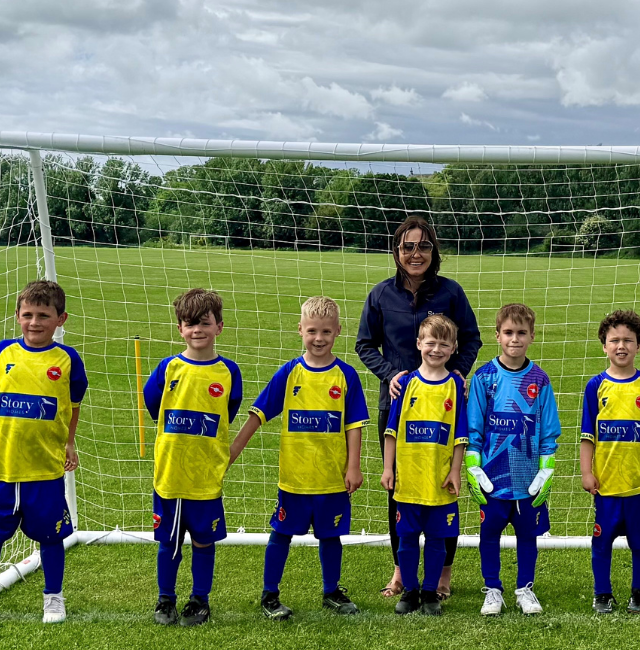 Story Homes sponsors Northbank 1970’s Under 7s football team