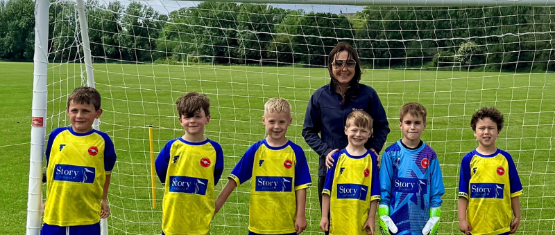 Story Homes sponsors Northbank 1970’s Under 7s football team